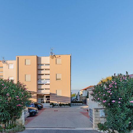 Apartment Mlasina-3 By Interhome Nin Exterior foto